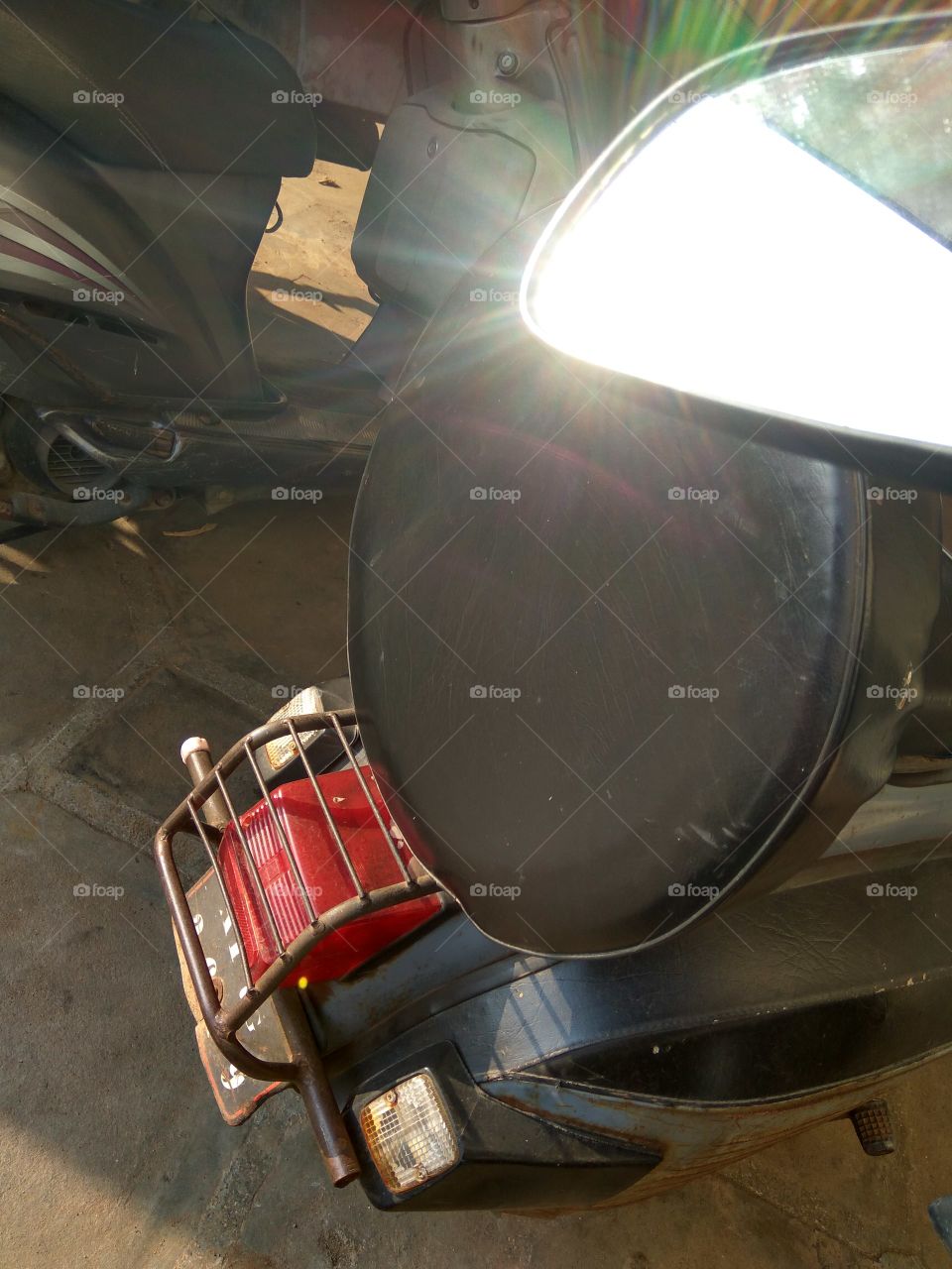 the sun of reflects in mirror