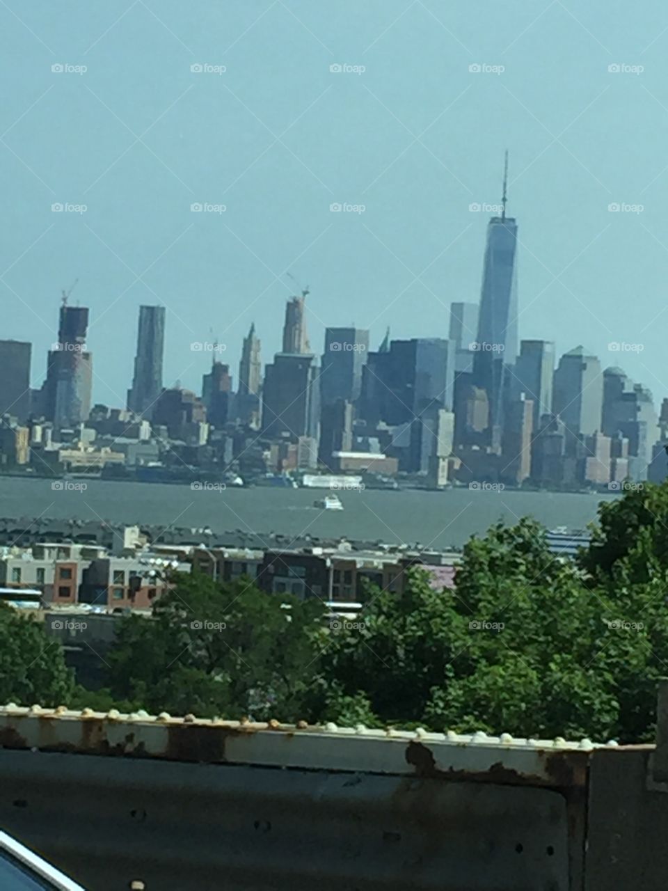 Looking at New York before passing the Brooklyn Bridge
