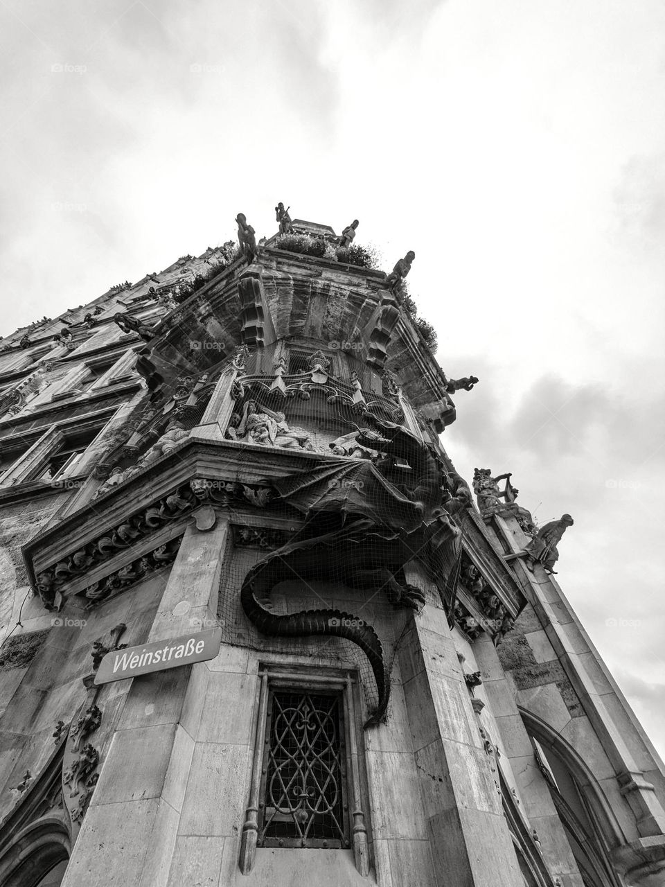 dragon on the building