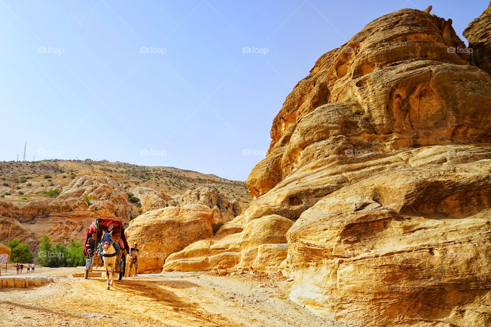 the way to petra, tourist destination in Jordan