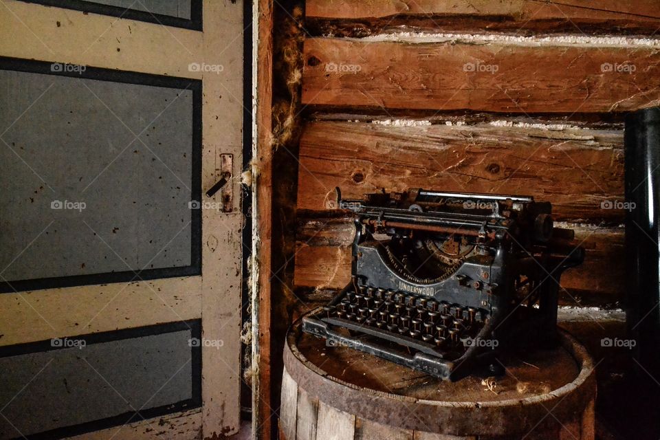 Typewriter 