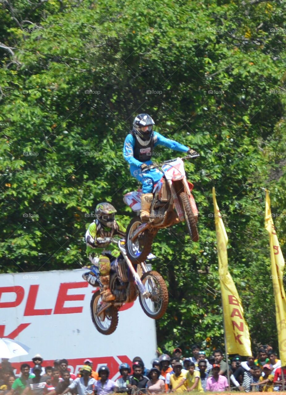 seegiriya relly cross-Sri lanka