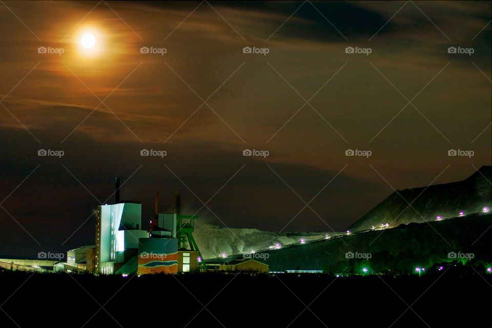 night industry hdr moon by dryair