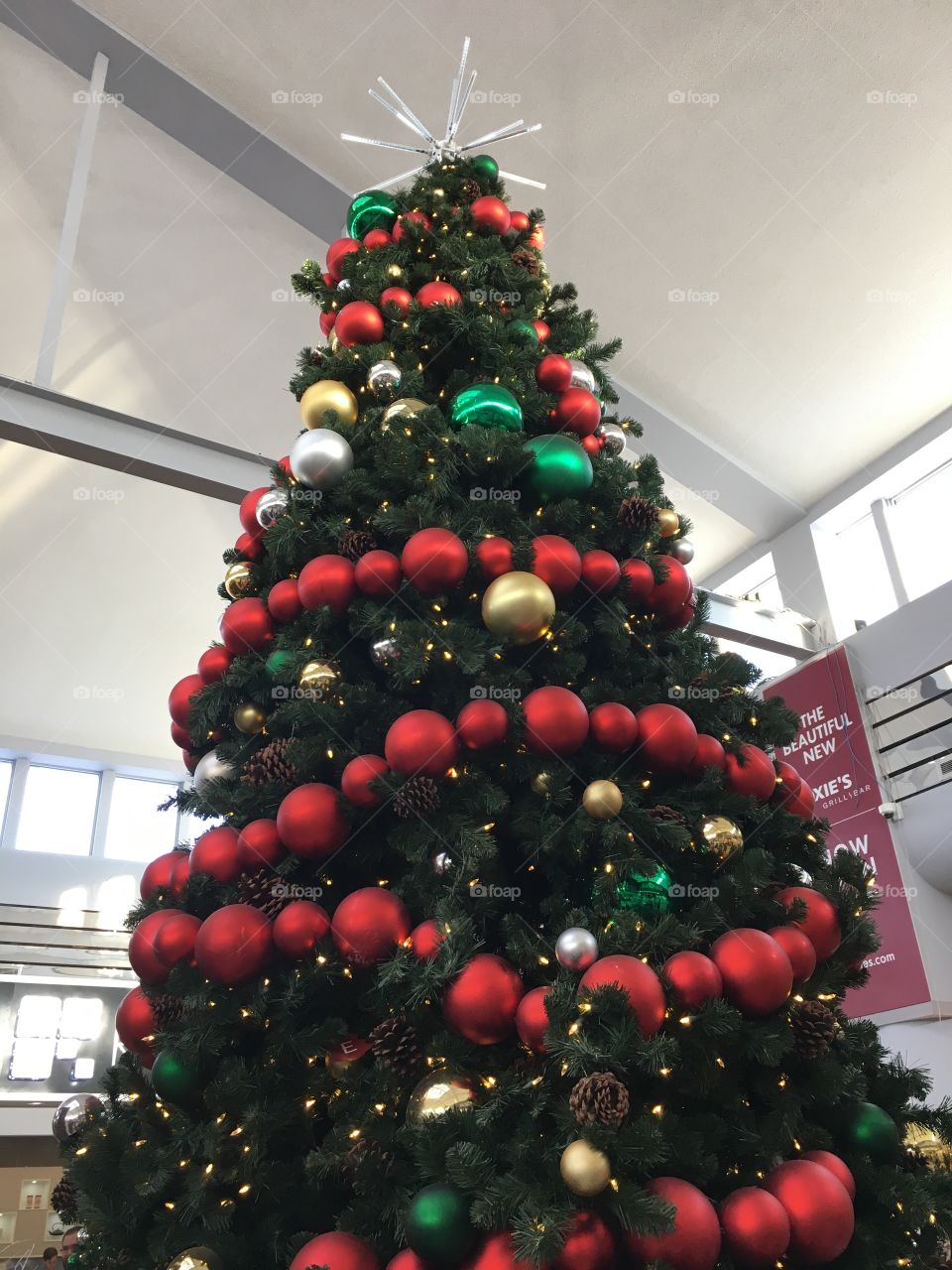 Christmas tree in the mall