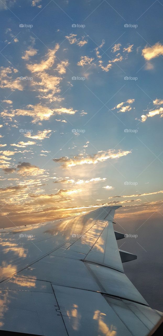 ~Through the clouds...
The most beautiful sunrise i ever saw!!!⛅