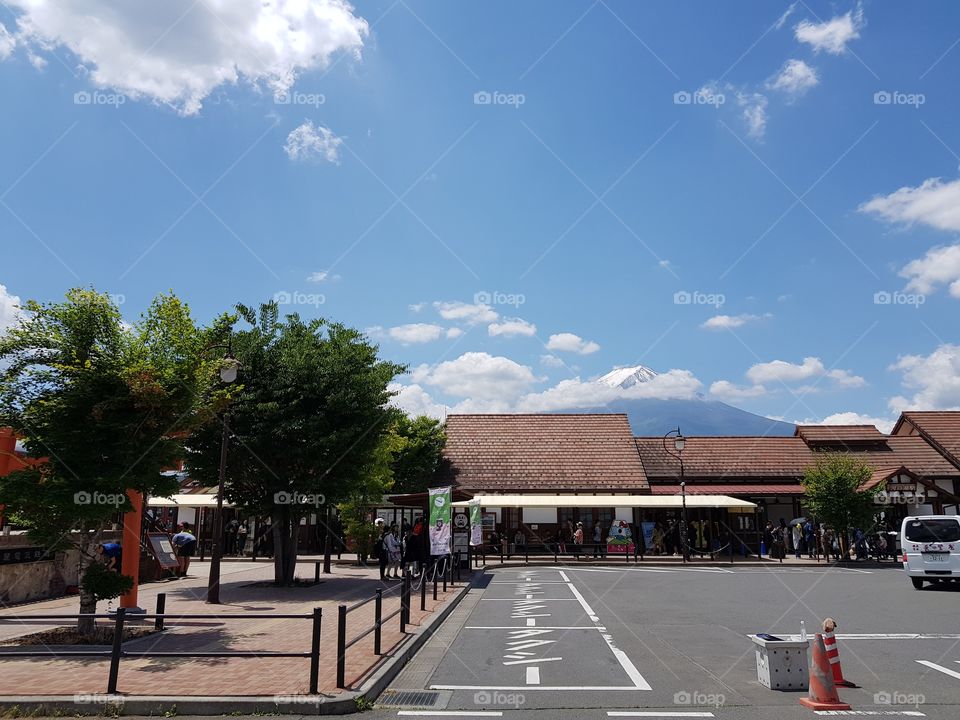 bus station front of fuji mt.