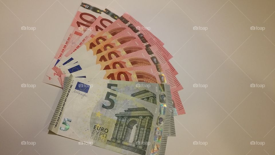 euro banknotes