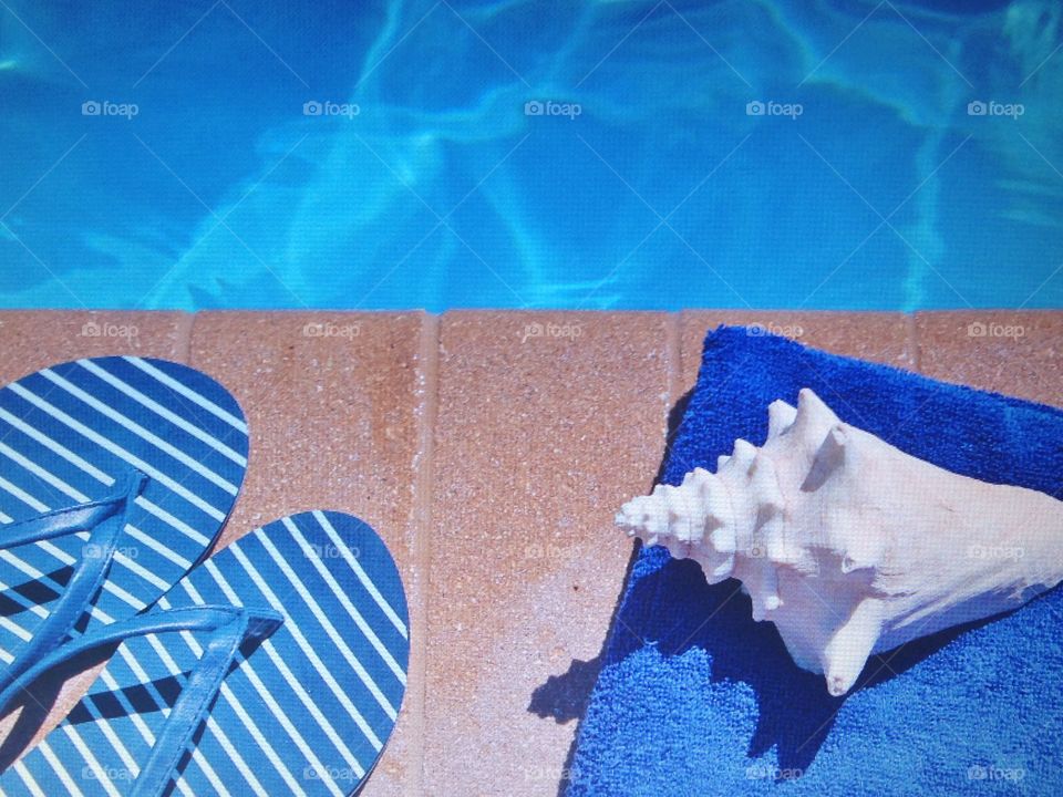 Holiday swimming pool shell towel