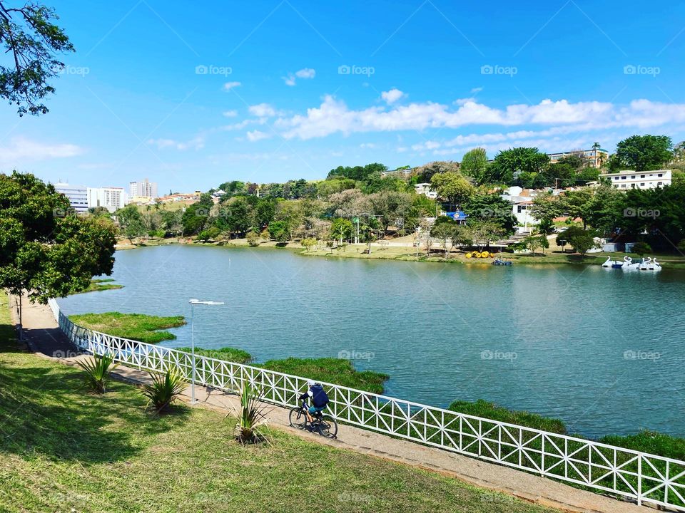 🇺🇸 Half-day on the shores of Lake Taboão: what a beauty of landscape! Live nature and its enchanting scenarios. /🇧🇷 Meio-dia à beira do Lago do Taboão: que beleza de paisagem! Viva a natureza e seus cenários encantadores.