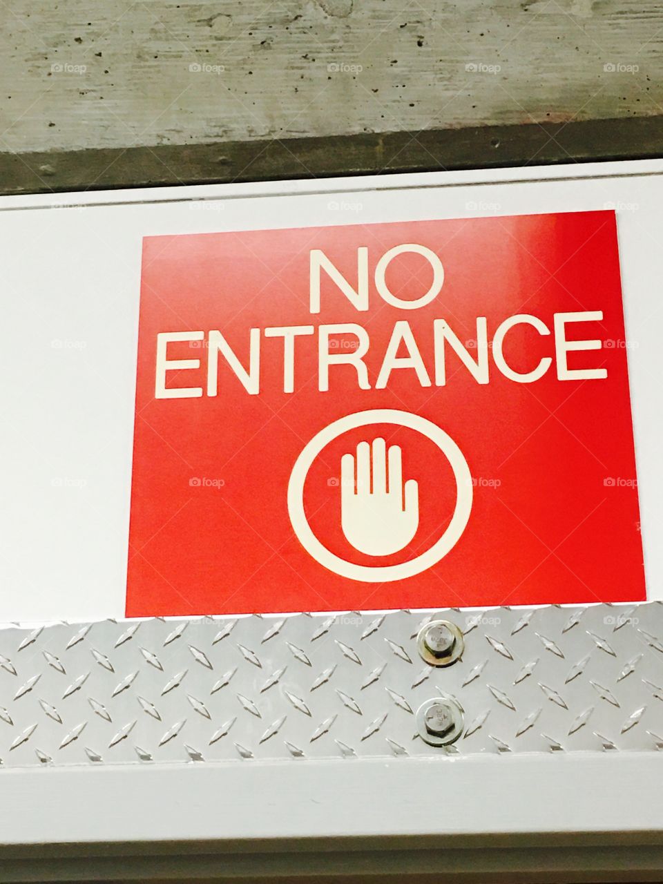 No entrance sign 