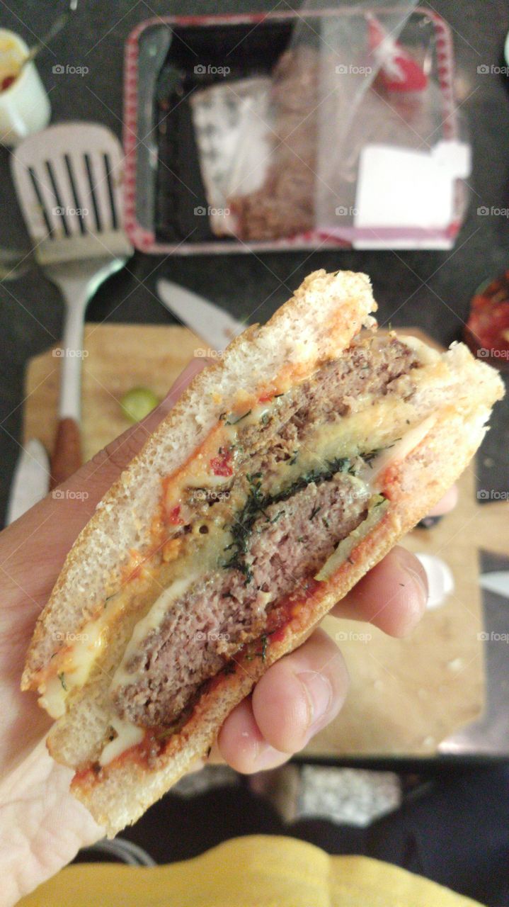 burger middle cut