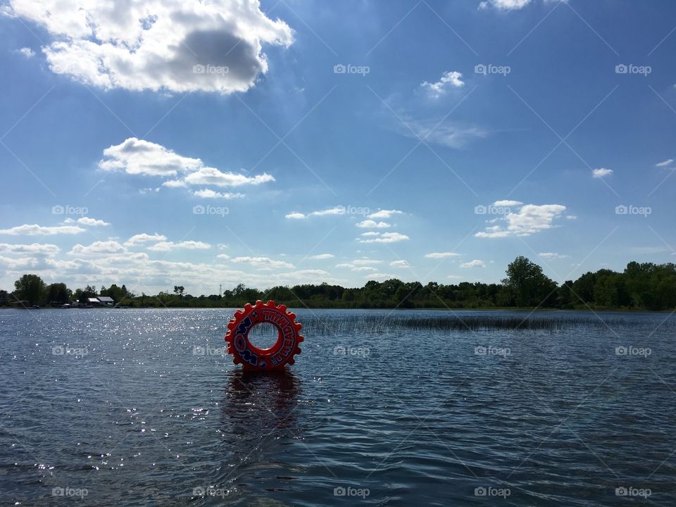 Water wheel in the lake