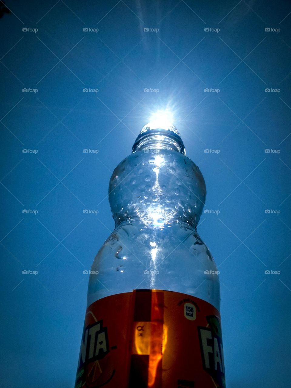 Sunlight in the mouth of the bottle, A midday picture.