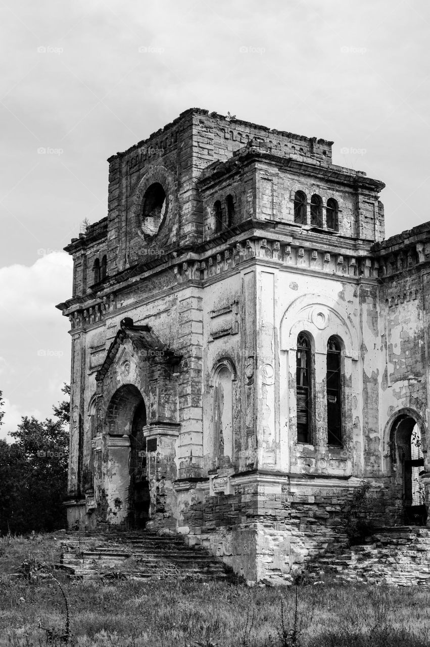 Ruins of the Church of the Holy Trinity (Ukraine)