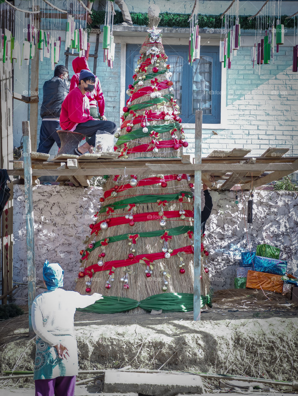 Neighborhood community kids making and decorating home made Xmas tree out of waste materials and eco friendly products to celebrate an eco friendly Christmas 🎄...
In Ukhrul, Manipur, India