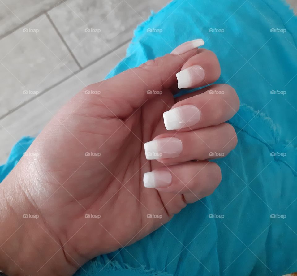 nails