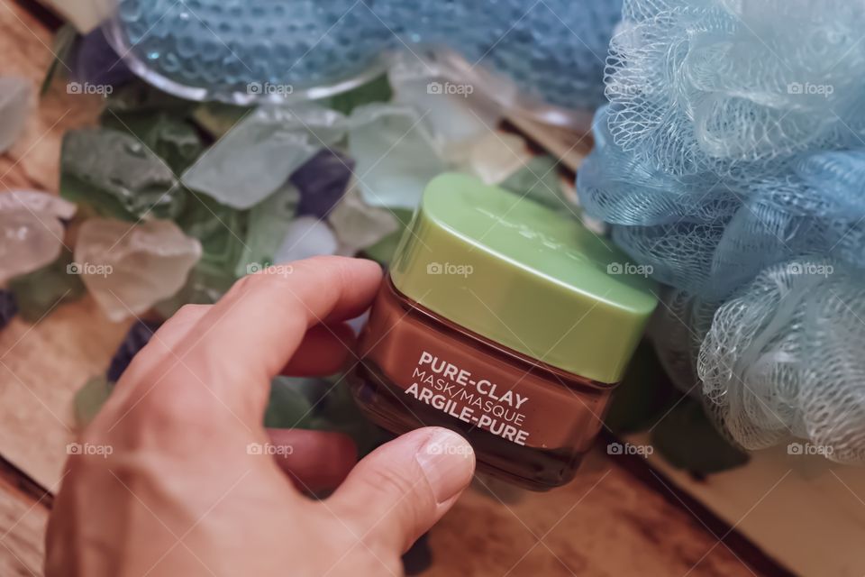 Woman With Pure Clay Facial Mask, L’Oréal Pure Clay Mask, Spa Treatment At Home, Relaxing With A Facial, Clay Masks 