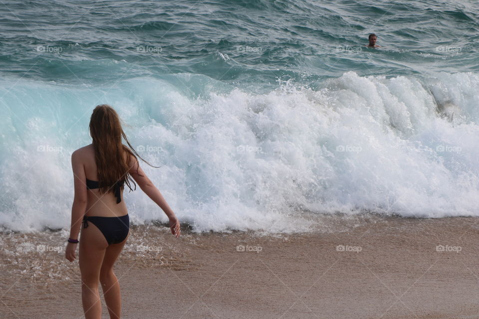 The girl , the waves and memories made..