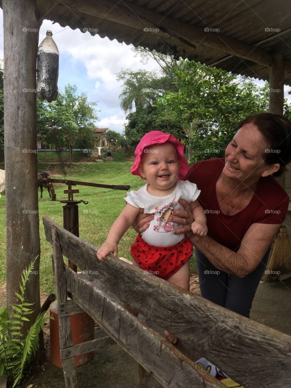 Como é gostoso o carinho de uma vó❤️!
Vovó 👵🏻 e bebê 👶🏼 
