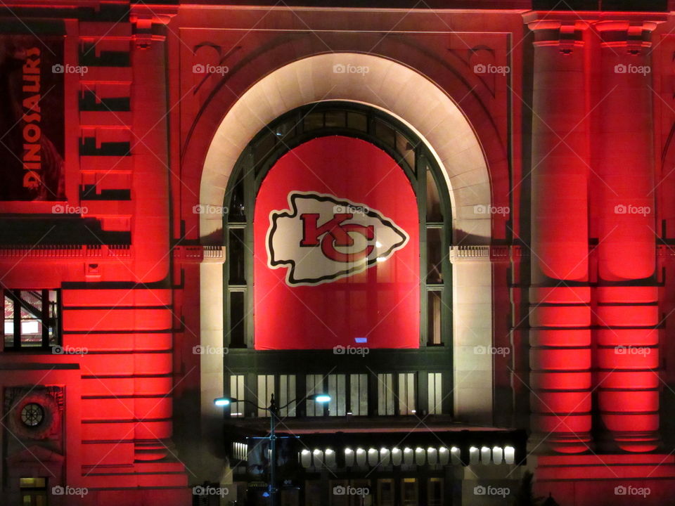 Union Station All In Red For The Kansas City Chiefs 