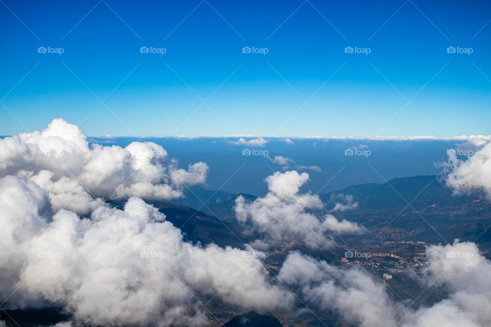 Fluffy clouds over the mountains in Sapa, northern Vietnam 🇻🇳