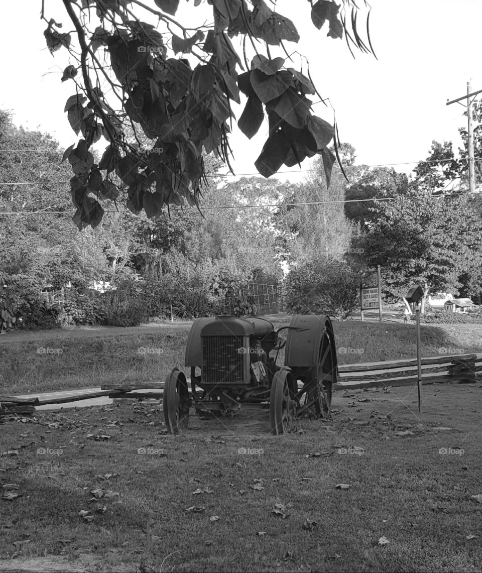Little Old Tractor
Calico Rock, Arkansas