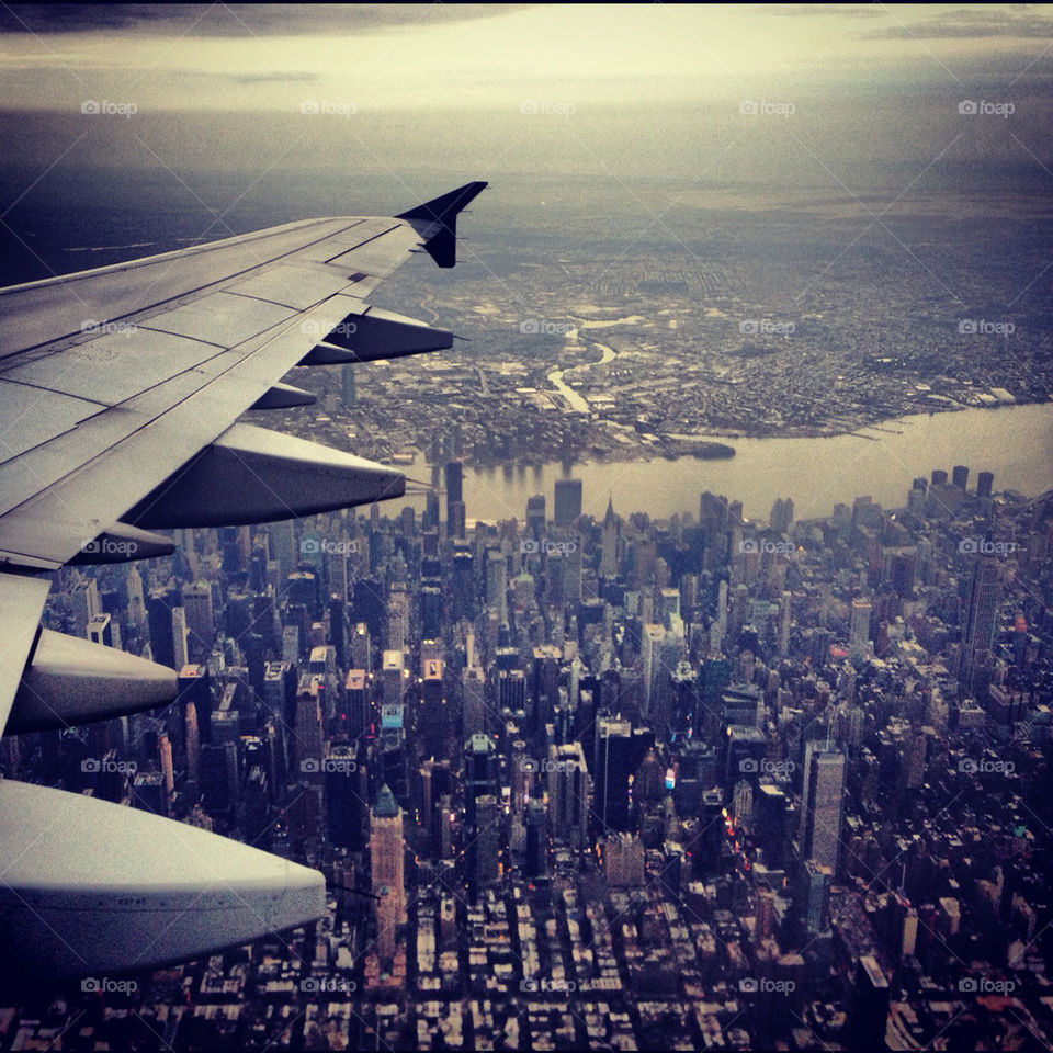 airplane manhattan nyc by theemuki