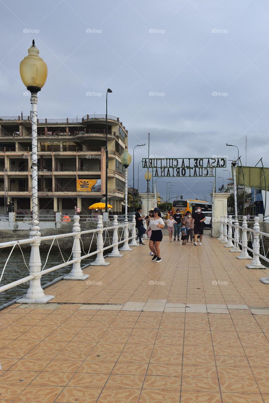 People entering the cabotage dock