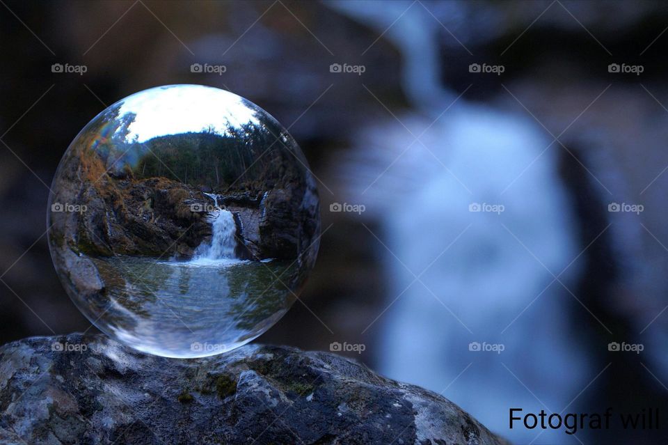 Lensball