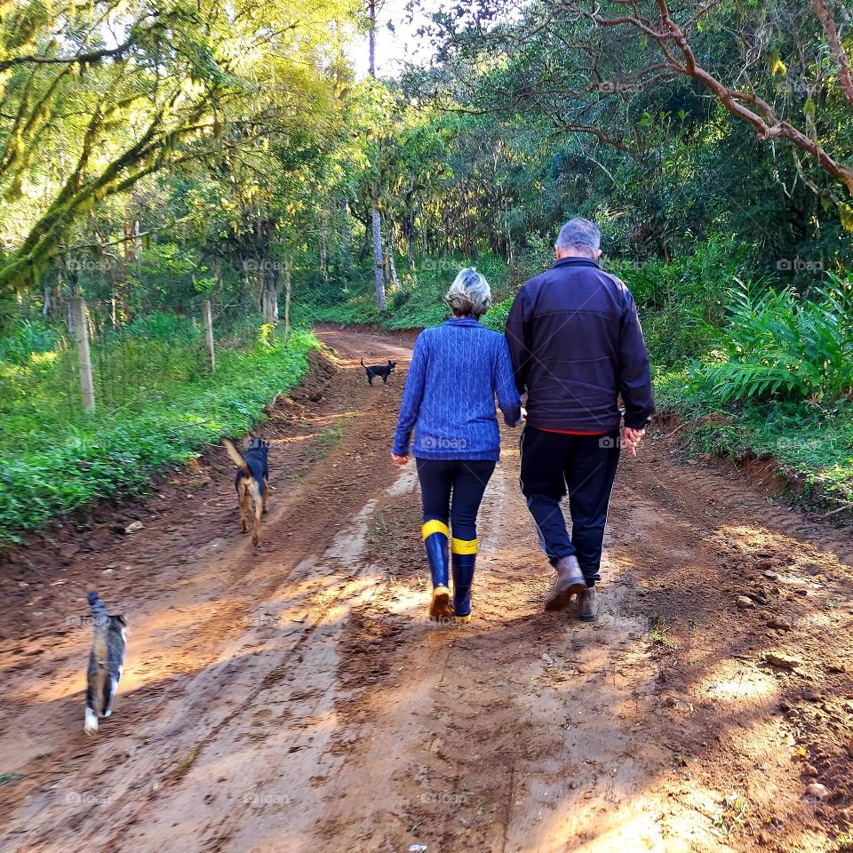 Contato com a natureza junto com a pessoa amada e com os animais de estimação, é a melhor alternativa para ter uma vida saudável,  sem stress.