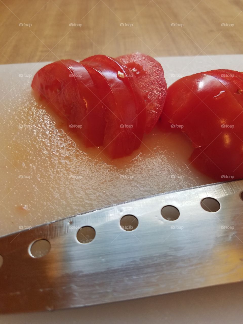 slicing  tomato