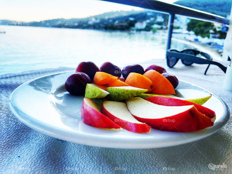 Fresh fruit mezze 