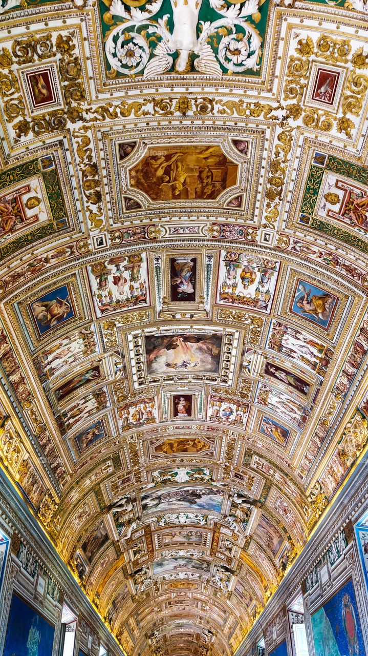 when im inside of Vatican
i feel the hinstory of every picture and structure. i can't explain my feelings but to quite and pray for all is one of the best.ππ·π