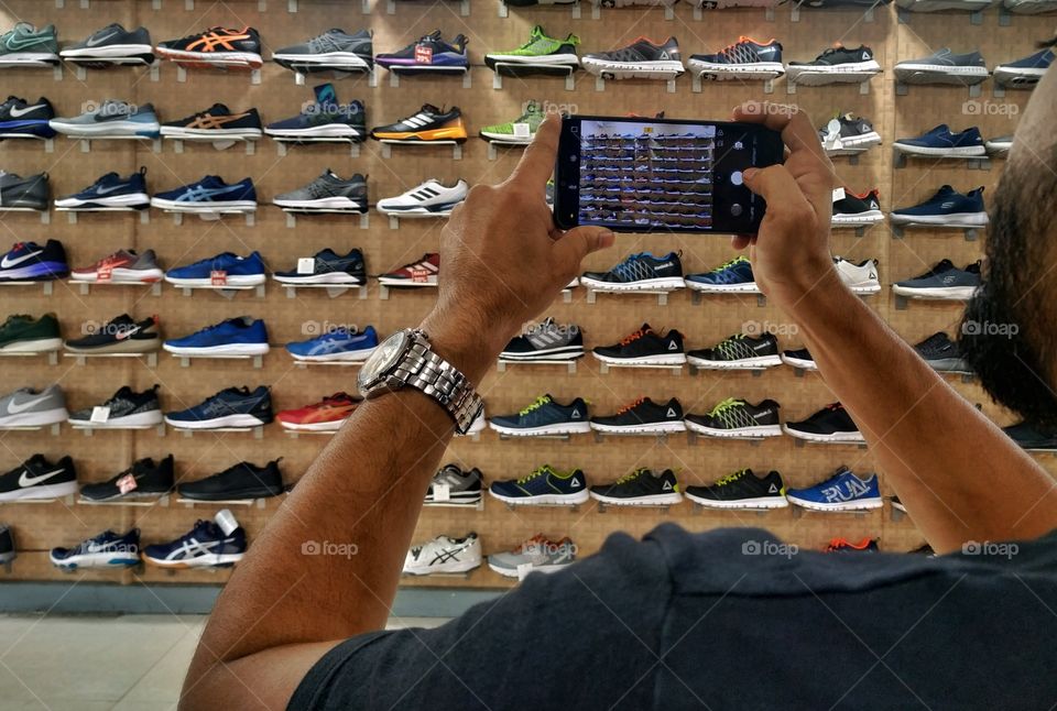 Shoppers at their best.