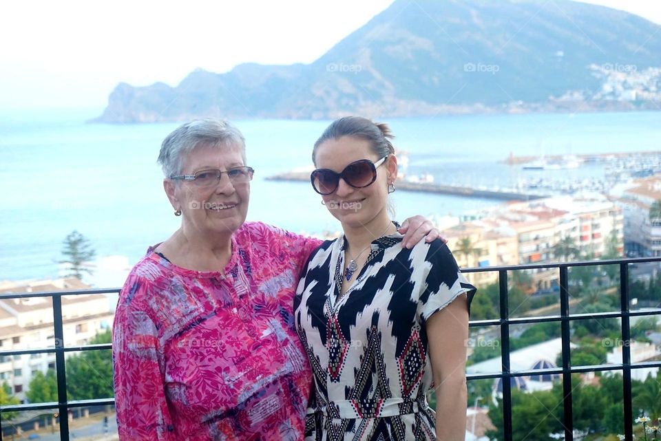 Mom#daughter#family#sea#view