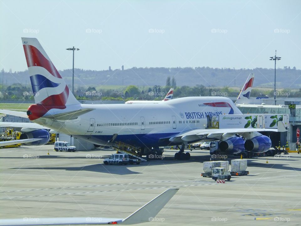 BRITISH AIRWAYS B747-400 AT LONDON HEATHROW T5 TERMINAL