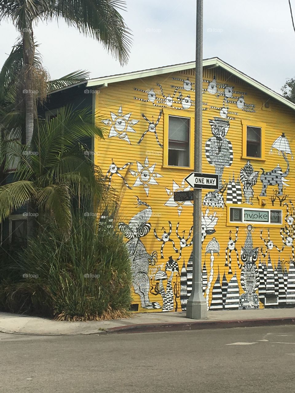 House painting near Venice beach in LA