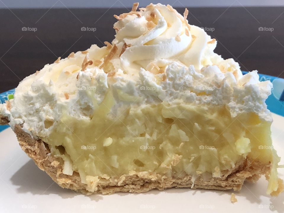 Coconut creamy delicious pie