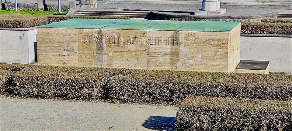 This is a memorial to all those who lost their lives in WW I and WW II in the “Hofgarten” or “Court Garden” in “Munich”, the capitol of “Bavaria”. 2024. Hypnotic Productions