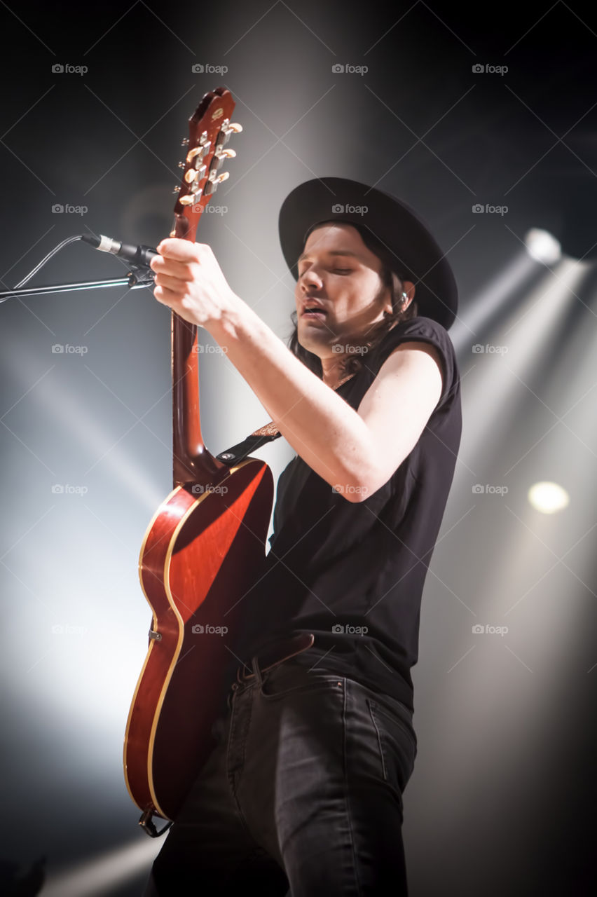 James bay live in Barcelona