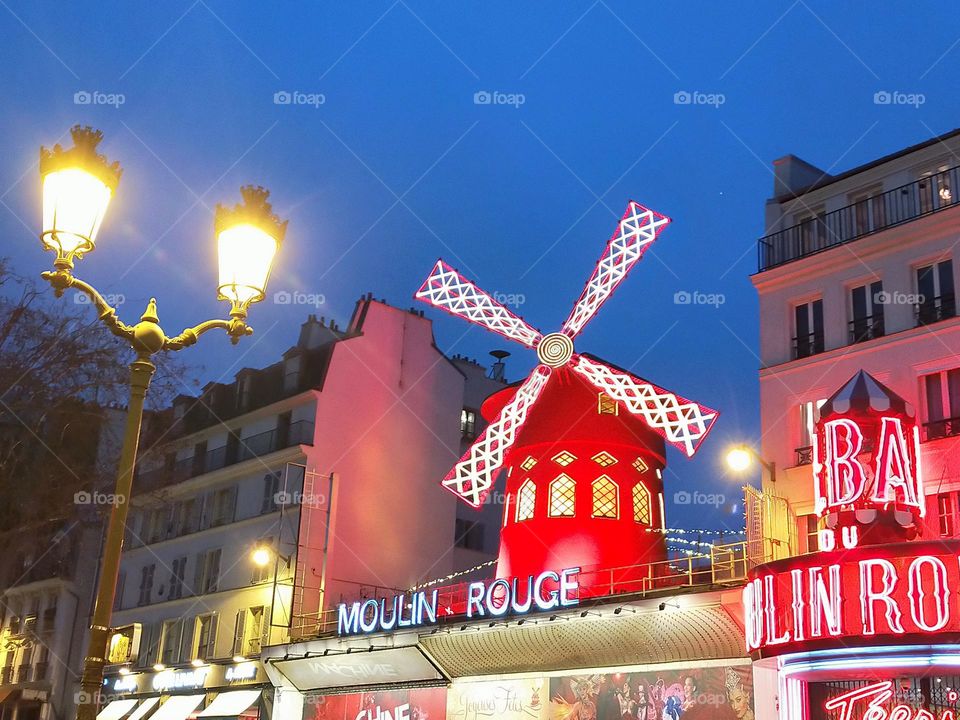 Moulin rouge Paris.