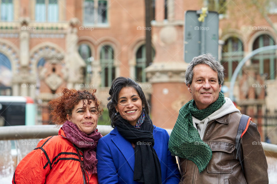 Típica foto de turista sonriente ante el monumento visitado. Quien no se la he hecho cientos de veces. 