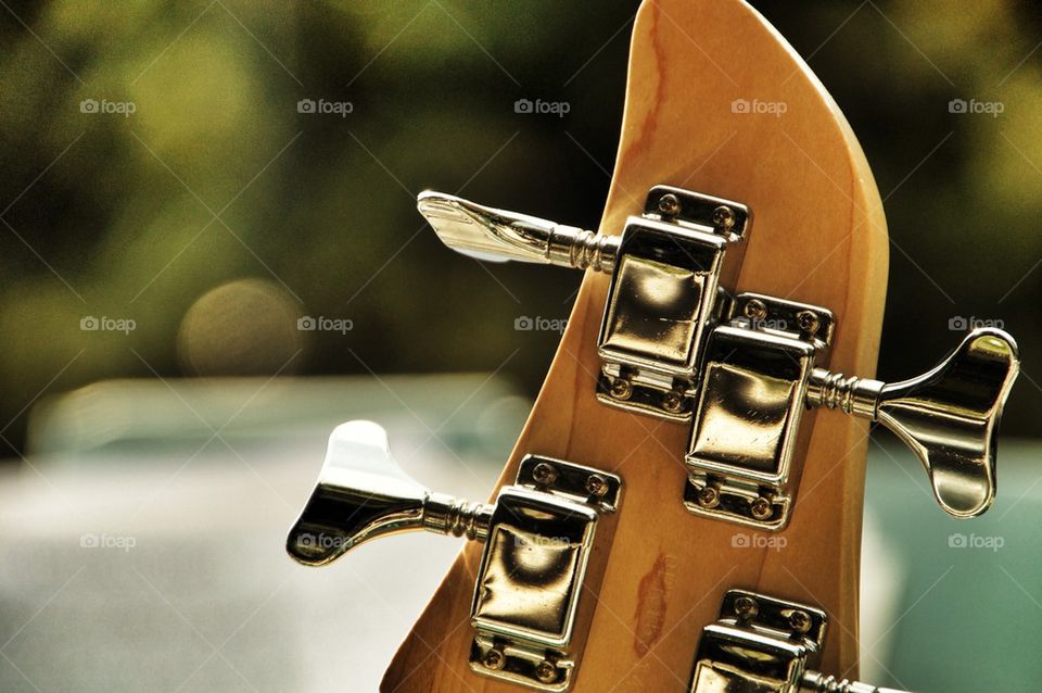 Guitar tuning keys