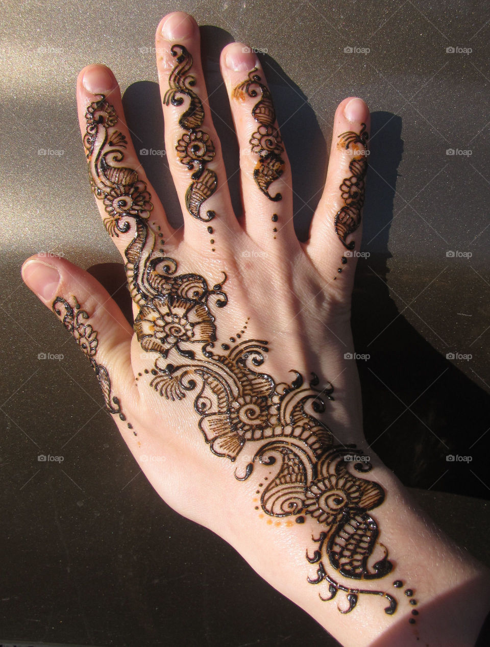 hand tato by henna