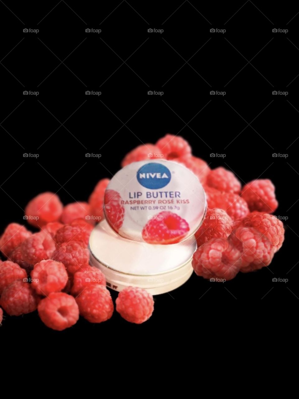 Fragrant raspberry rose lip butter Nivea 