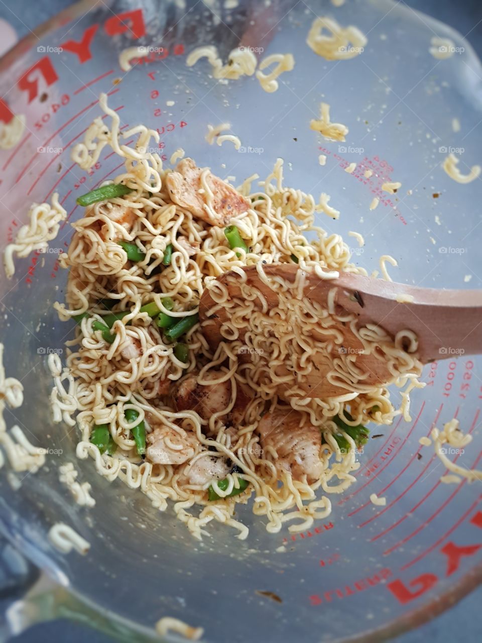 Noodle chicken stir fry dinner