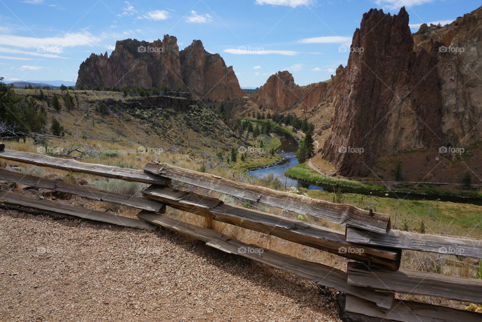 Smith Rock. Hiking Smith Rock