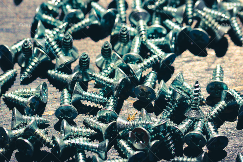 A bunch of metal screws