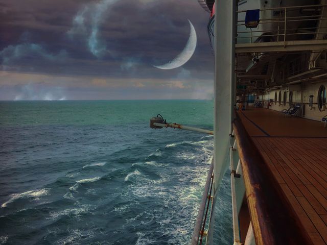 Take me to the Summer seas and let’s look for the fairy tale moons. 