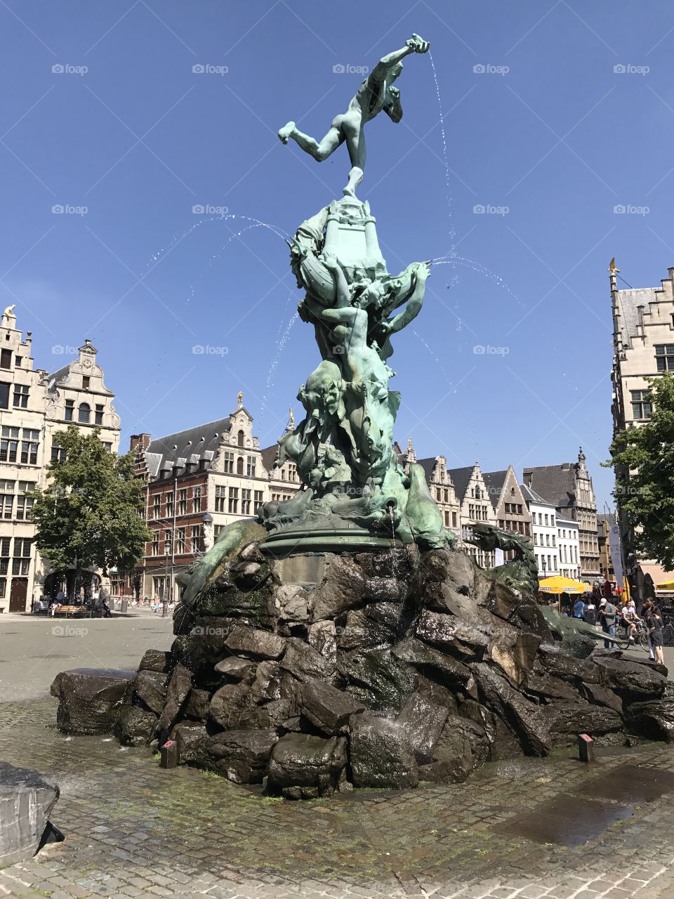 Fountain 
Old
Belgium 
Square
Water
